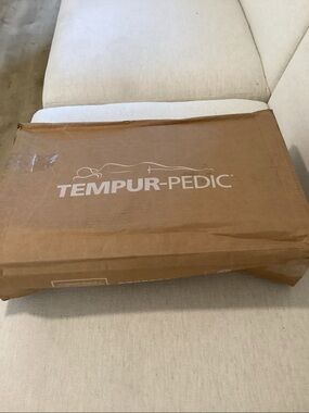 Tempur-Pedic Neck Pillow Standard Size
SMALL, NWT open box